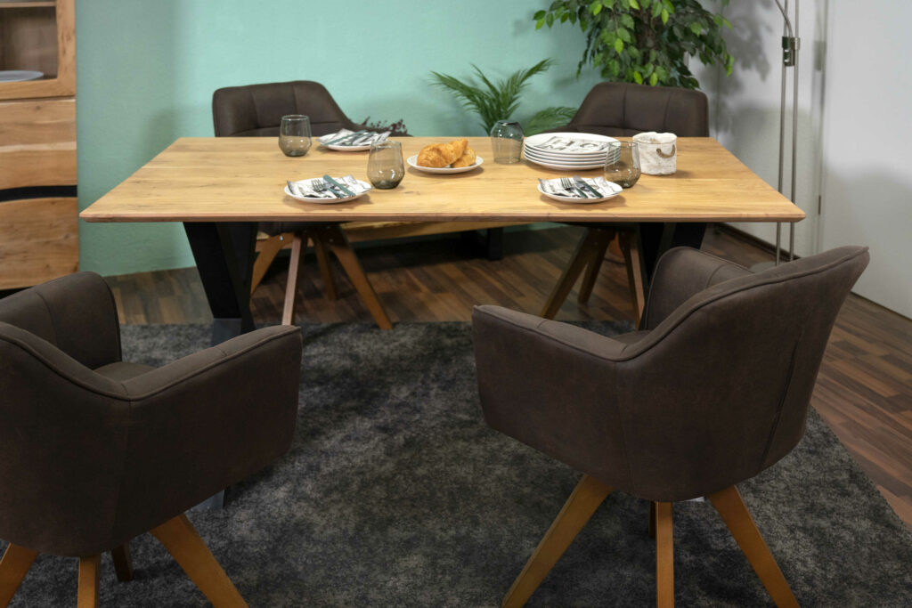 SAM_NEU-Esszimmer-Esszimmertische-Andi_Schweizerkante-200-Andi_X_Gestell_200_06